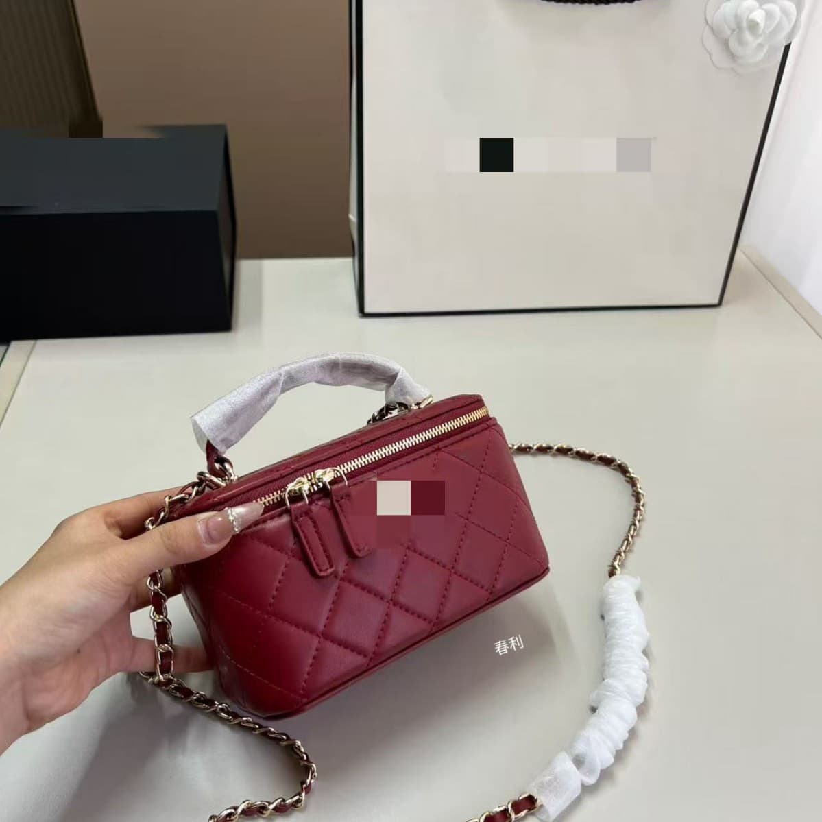 Classic Gold Logo Diamond Quilted Lambskin Box Bag Versatile Fashionable Shoulder Crossbody Handbag for Women Mature Elegant