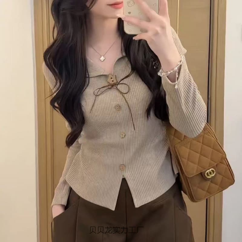 Plus Size Women's Bow-Tie V-Neck Long-Sleeve T-Shirt, Unique Wooden Five-Pointed Star Flower Button Slim Fit Top