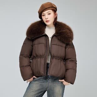 Petite Short Puffer Coat with Large Fur Collar for Women, Waist-Tightening Quilted Jacket with Zipper Front, Fluffy and Stylish Winter Wear