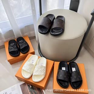 Cross-Border High Version L New Letter Embossed Slippers Couple Style Spring Summer Thick Flat Versatile One-Band Slippers