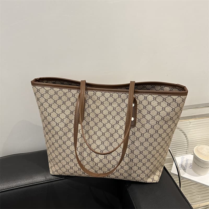New Fashionable and Versatile Hand-Carrying Large-Capacity Women's Bag, New Shoulder Bag, New Commuter Tote Bag