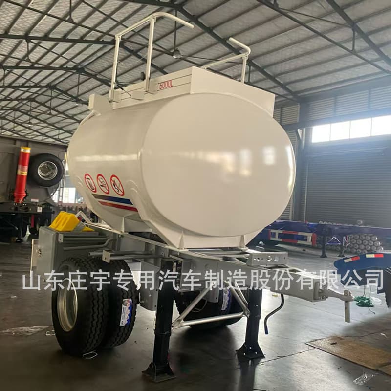 Export to Middle East oil tank semi-trailer, towed flammable liquid transport tanker, hazardous goods specialized transport