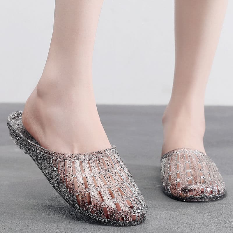 Popular online style crystal sandals for women, versatile openwork clogs, plastic closed toe, bathroom shower sandals, non-slip.