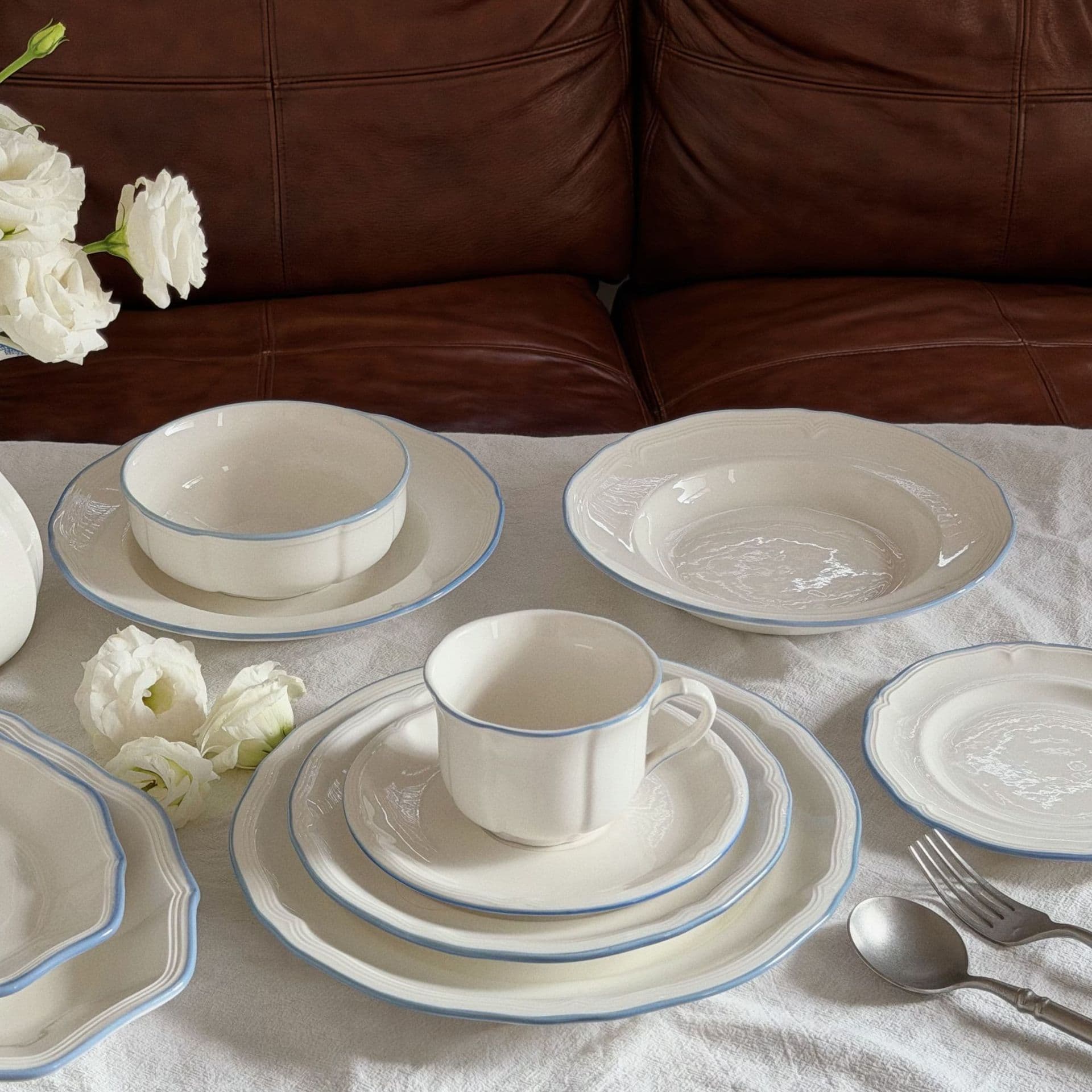French hand-painted blue rim ceramic tableware, ceramic plates, dessert plates, dinner plates, bowls, coffee cups and saucers, soup plates, oval plates