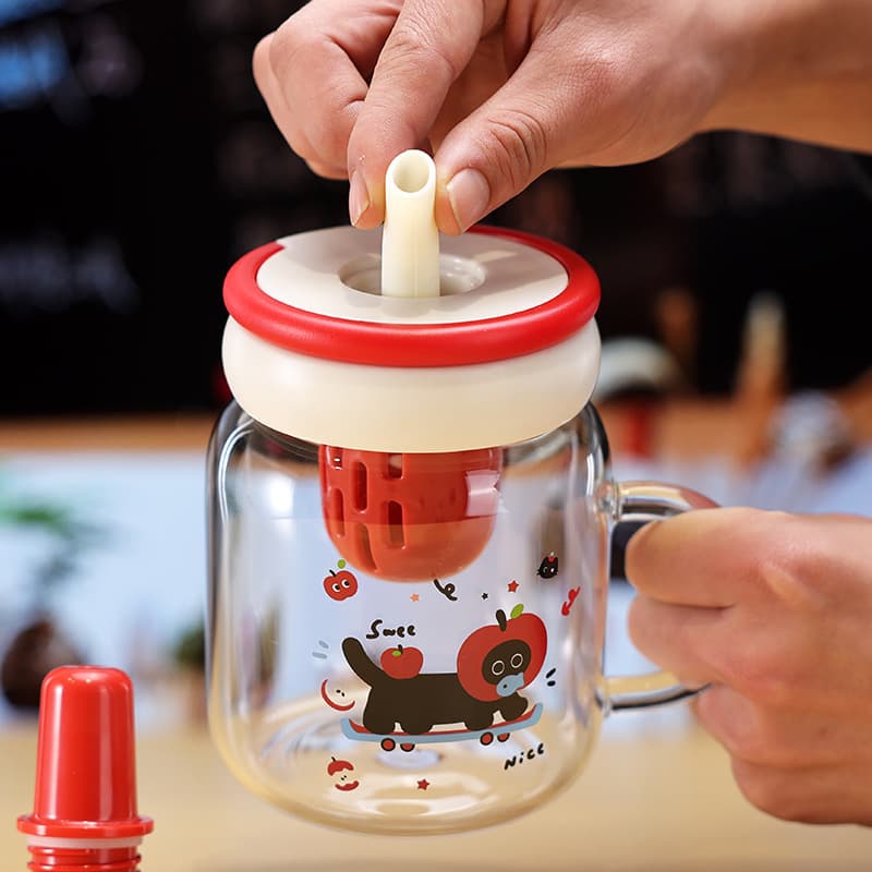High-Appearance Value Instagram-Style Apple Cat Glass Cup with Tea-Water Separation, Large Capacity Portable Office Tea Cup with Handle