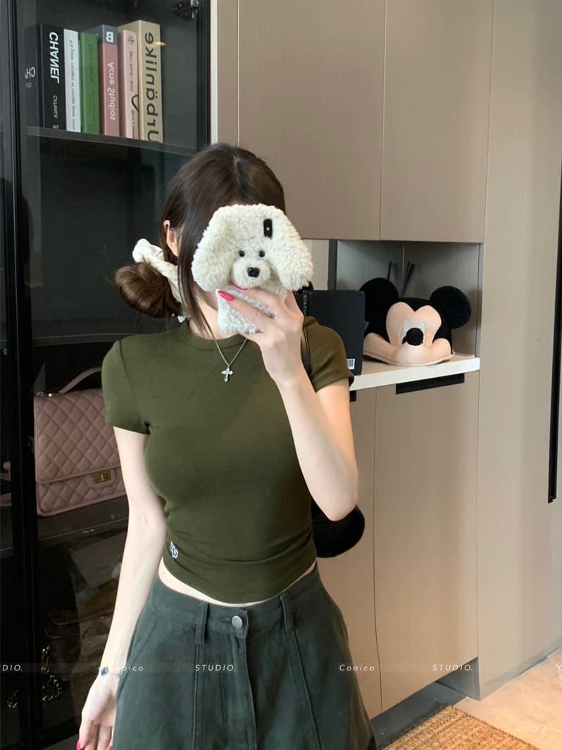 Military Green Slim Fit Short Sleeve T-Shirt for Women 2026 New Summer Inner Layering Base Tee Slimming Versatile Cropped Top