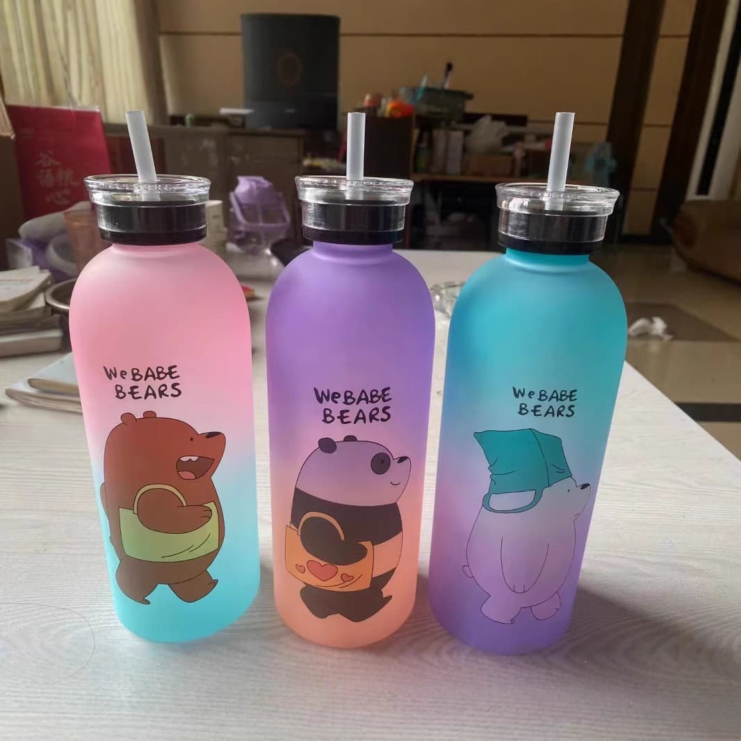 Large Capacity Plastic Straw Cup for Women and Men Students, Gradient Fat Bear Design, Stylish Summer Portable Cute Water Bottle