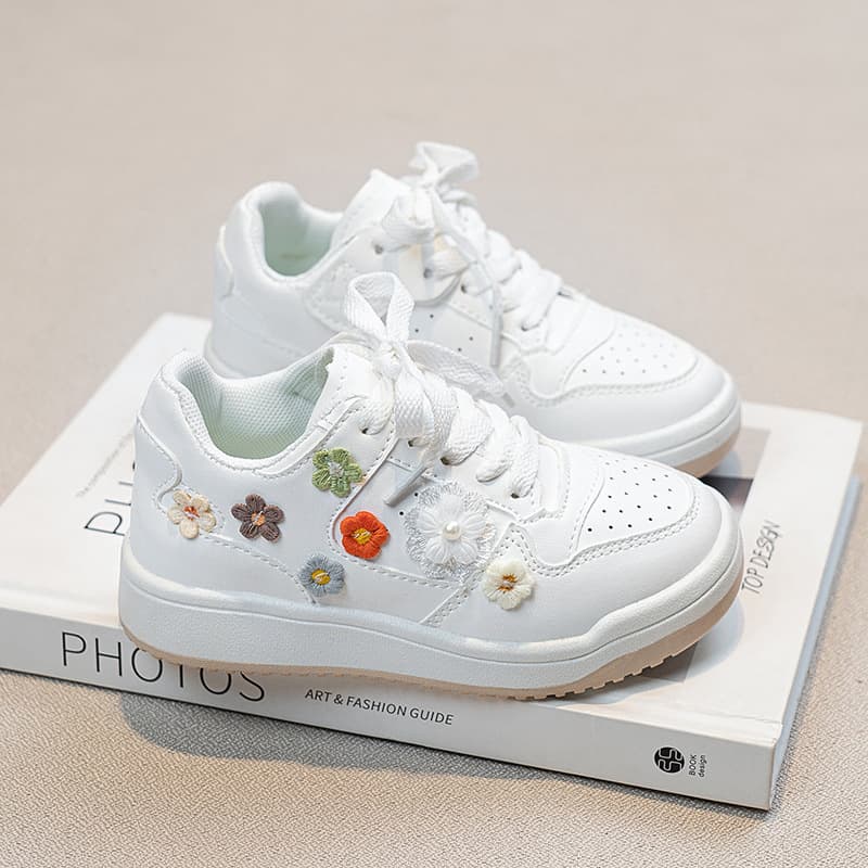Girls' white shoes 2026 new spring and autumn low-top sneakers children's sports shoes great-looking casual shoes versatile flowers