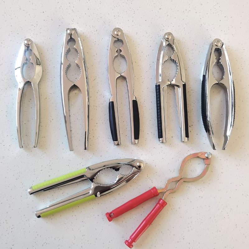 Factory direct selling walnut clamp household walnut clamping artifact pine nut pecan clamp nut pliers sheller