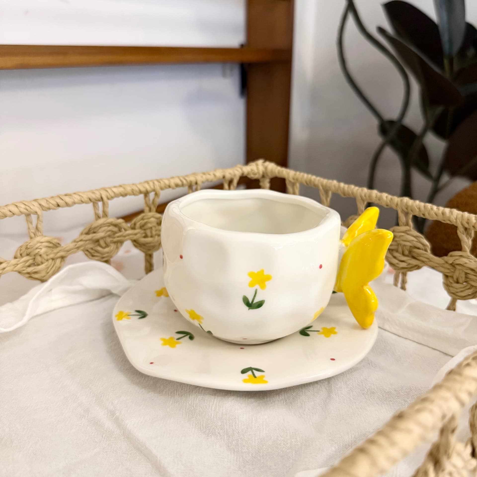 Korean Ins Style Hand-Pinched Butterfly Ceramic Coffee Cup & Saucer Set, High-End Afternoon Tea Cup & Saucer