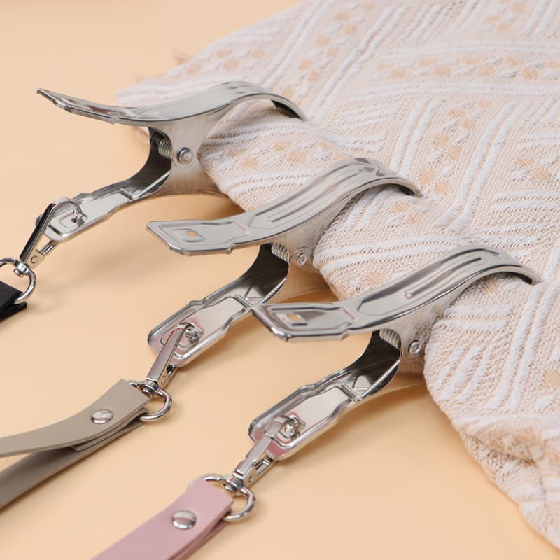 Large Metal Storage Clip with Leather Strap, Baby Shoe Clip for Drying, Stainless Steel Keychain Storage Good