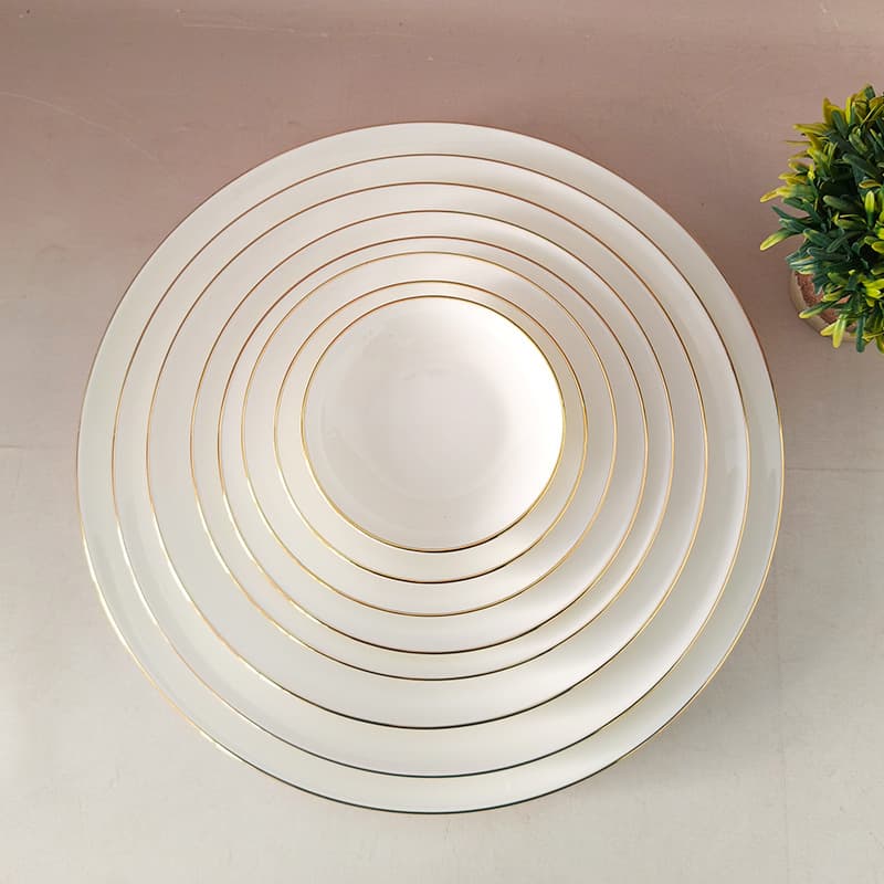 European-style Ceramic Round Dinner Plate for Western Cuisine, Hotel Tableware with Gold Rim, Steak Bone China Plate