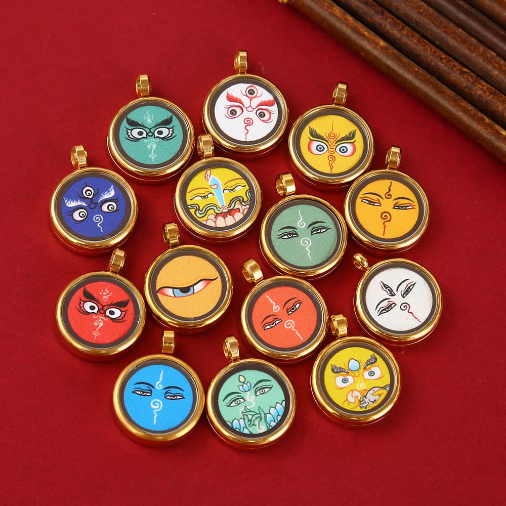 Mini titanium steel Tibetan thangka Nepalese non-hand-painted three-dimensional Gawu box Huang Cai Zhajilam pendant wiping box