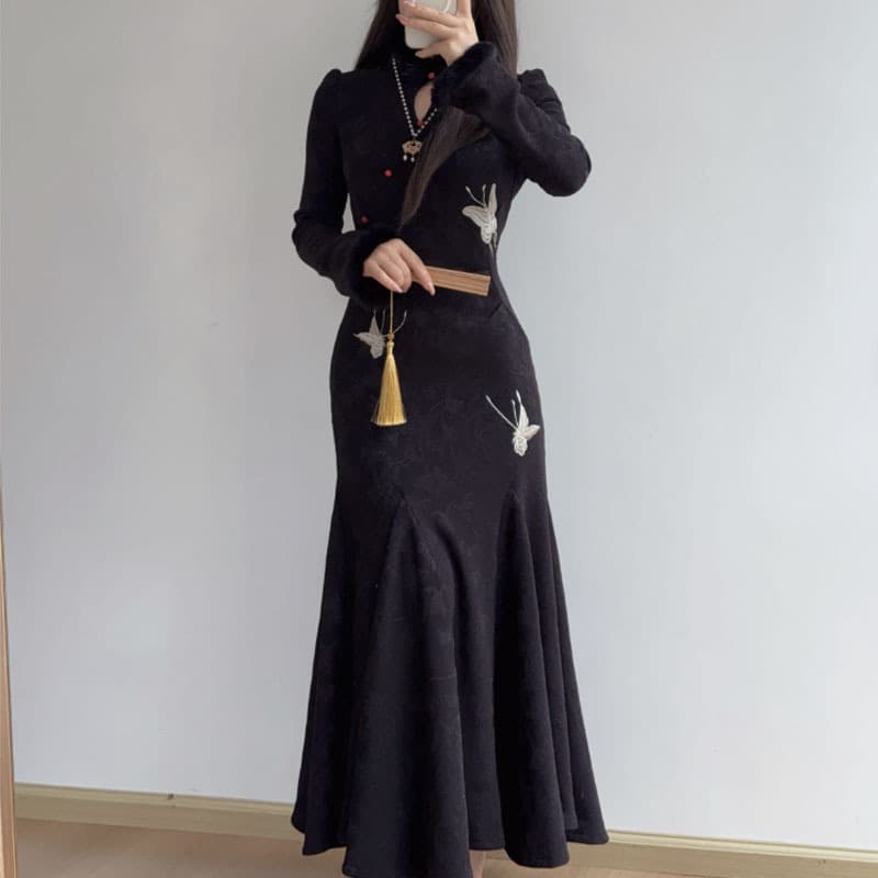 2025 Autumn/Winter Black "Golden Butterfly Exquisite" Fleece-lined New Chinese-style Dress, Elegant National Style Fishtail Qipao for Women.