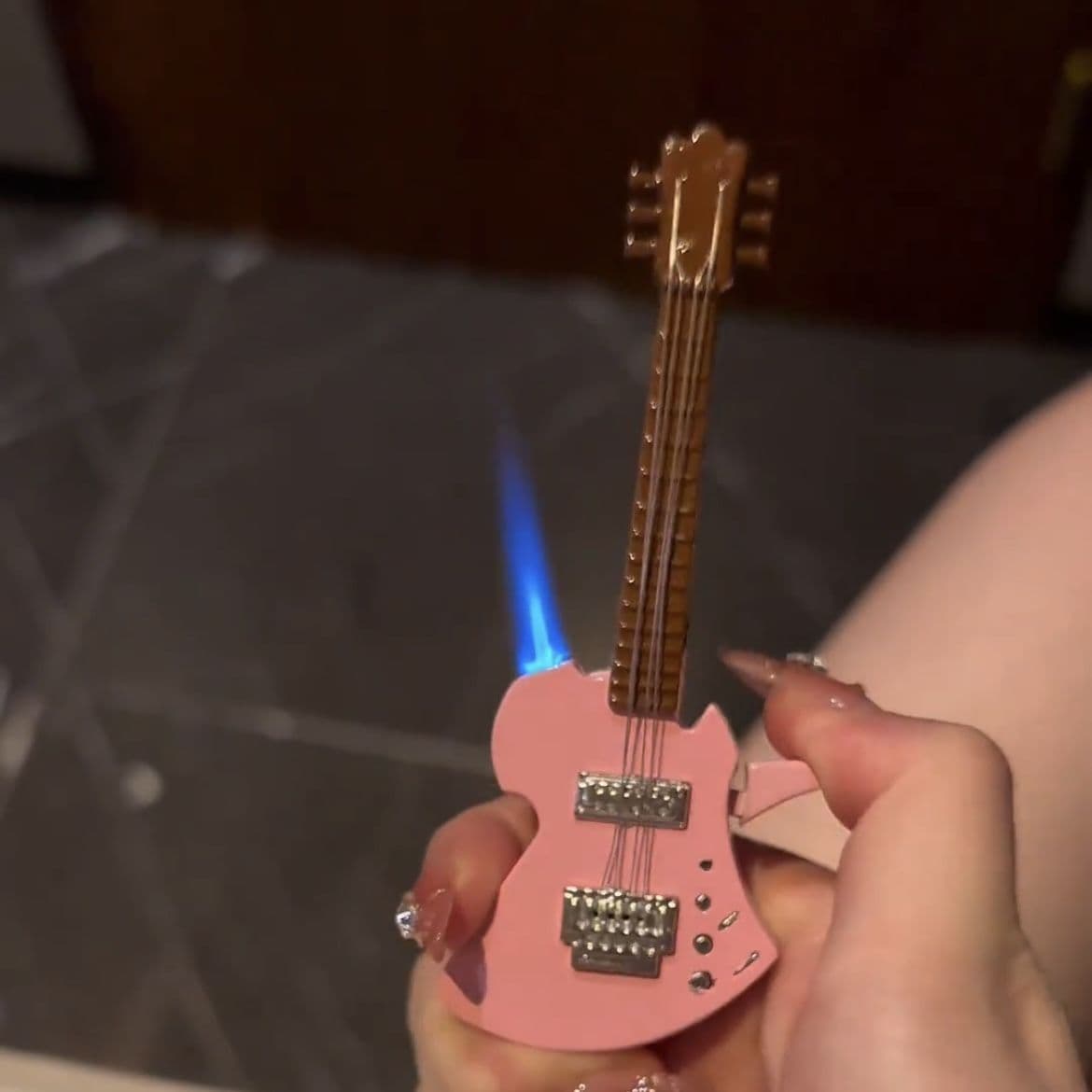 Bass guitar lighter, creative and interesting shape, windproof, straight blue flame lighter, trendy men's gift