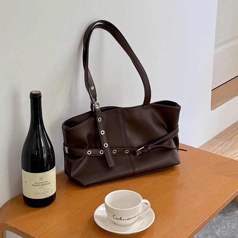 Niche design Korean style armpit bag autumn and winter new large capacity commuting versatile tote bag motorcycle style shoulder bag for women