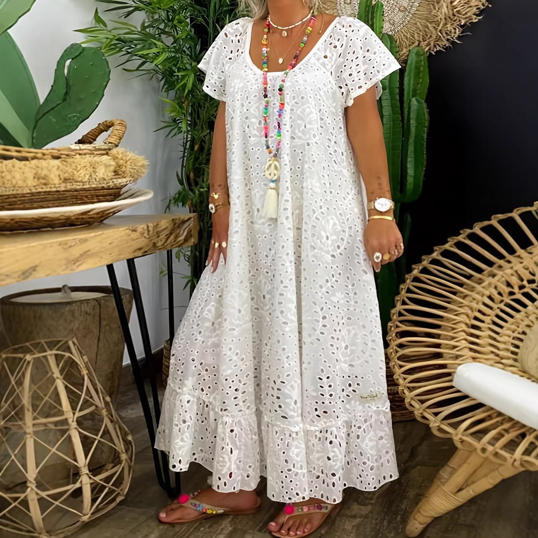 New Bohemian Lace White Elegant Plus Size Loose Vacation Slimming Round Neck Dress for Cross-Border Sales in Europe and America