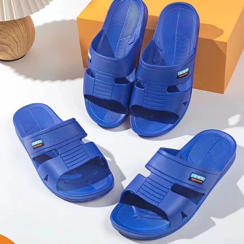 Classic Men's Summer Slippers for Home Bathroom Anti-Slip Durable Inflatable Shoes Outdoor Soft Sole Plastic Men's Slippers Wholesale