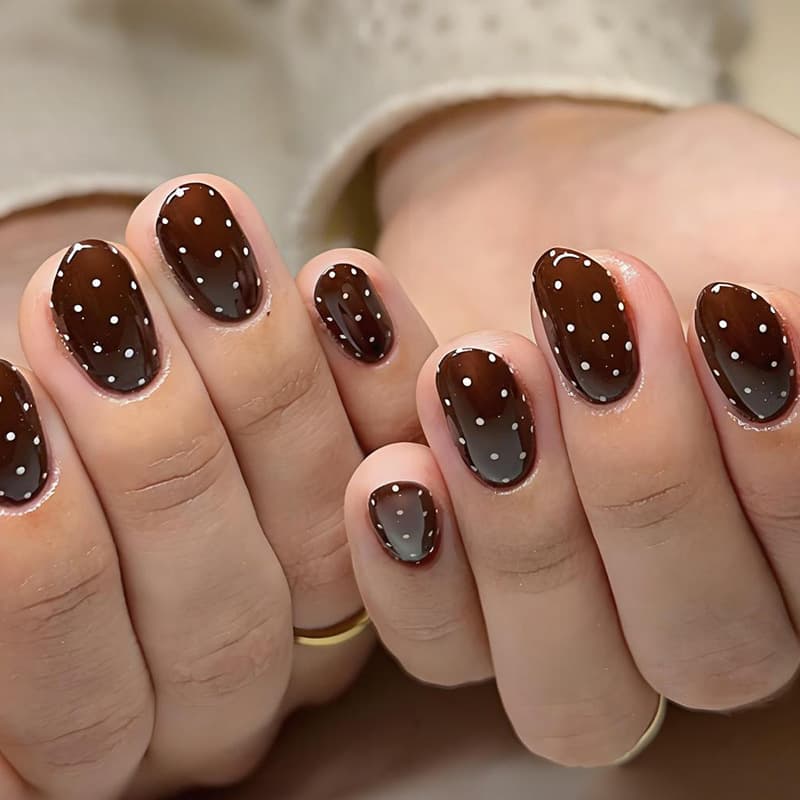 Brown autumn and winter style wearable manicure and fake nails white polka dot cross-border hot selling short round fake manicure nail stickers