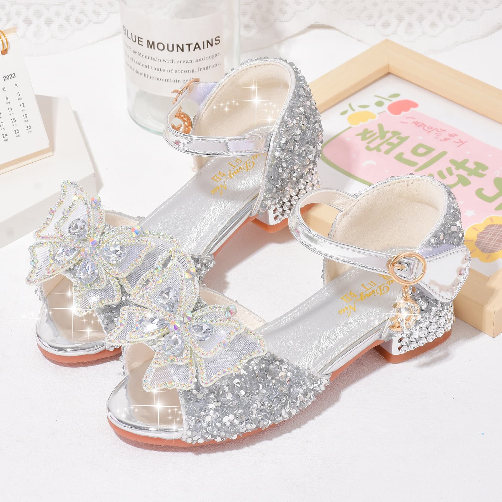 Children's High Heels for Little Girls Summer Sandals Age 4-6 Princess Medium-Large Kids Performance Shoes 7 New Style Girls Crystal Shoes