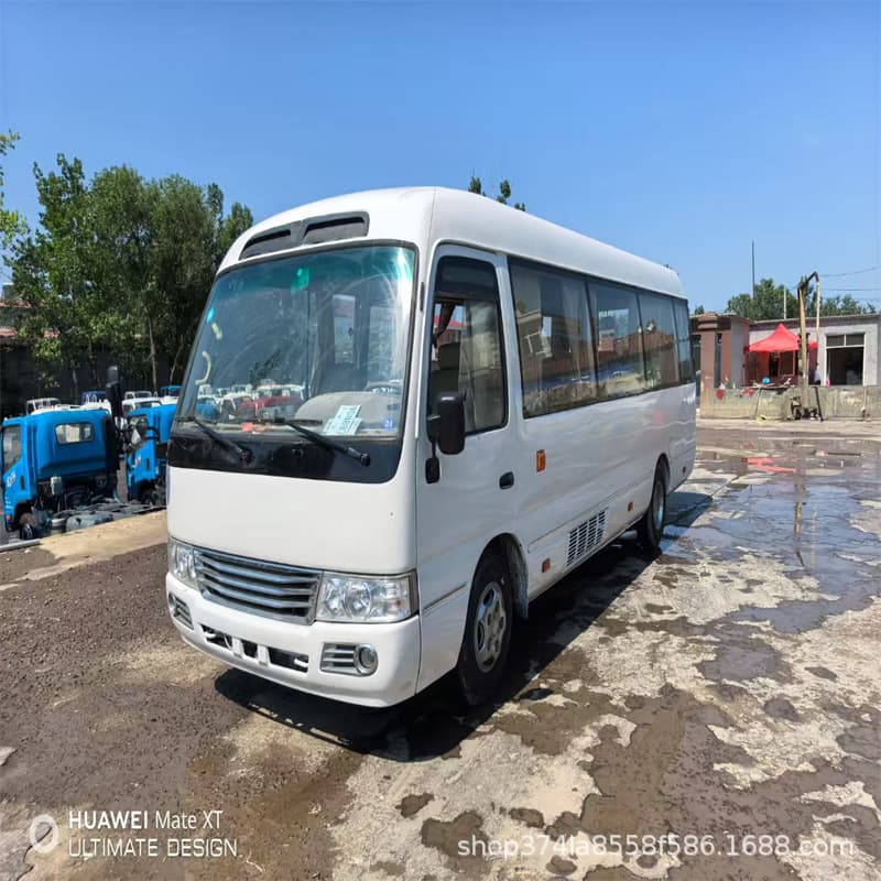 Export to North Korea Used Toyota Coaster Mini Bus 19-Seater Mini Bus Gasoline Diesel Commuter Bus