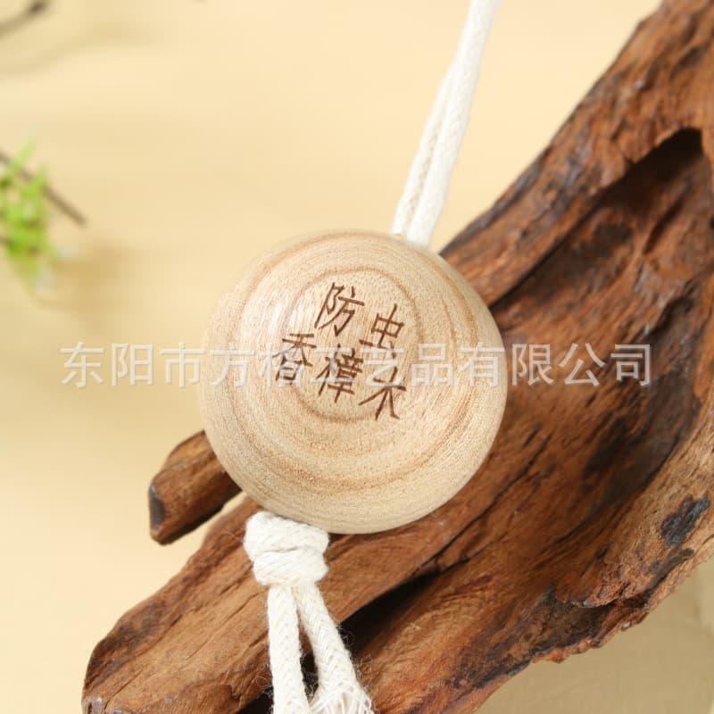 Camphor wood balls are insect-repellent, mildew-proof, and moth-proof; camphor wood blocks are moisture-proof for clothing; camphor wood moth-proof and odor-removing.