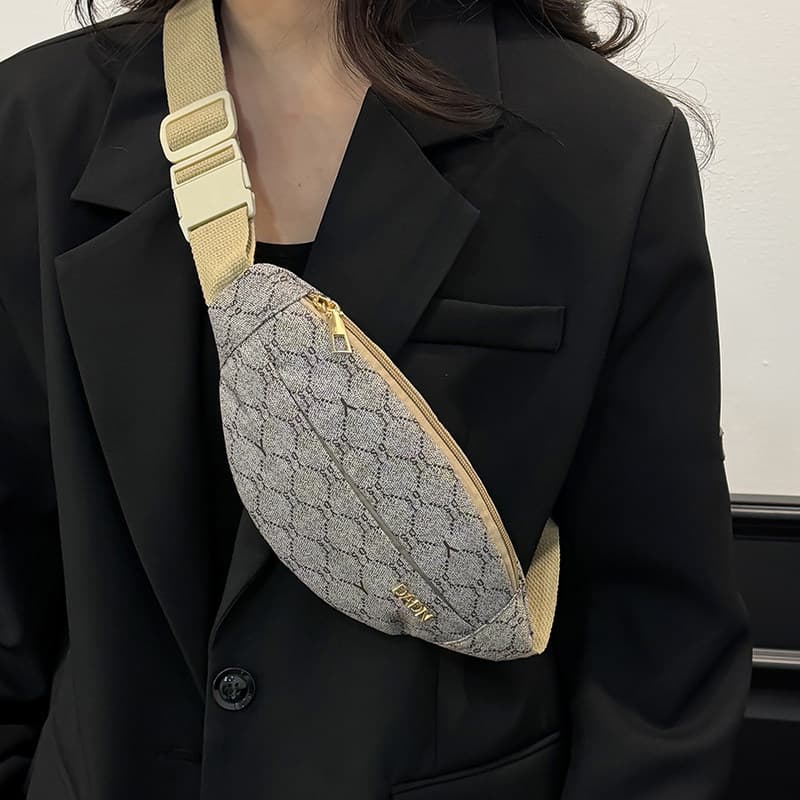 Women's Chest Bag 2026 New Letter Print Waist Bag Trendy Ins Crossbody Bag Retro Versatile Small Shoulder Bag Trendy