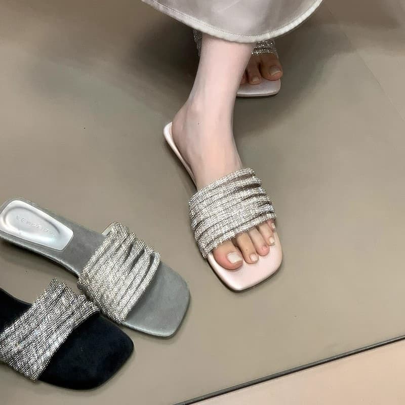 Gentle Fairy-Style Cool Slippers for Women, Summer Outdoor Wear, 2025 New Model, Sweet Rhinestone Design, Suitable for Pairing with Dresses, Vacation Beach Slide Sandals