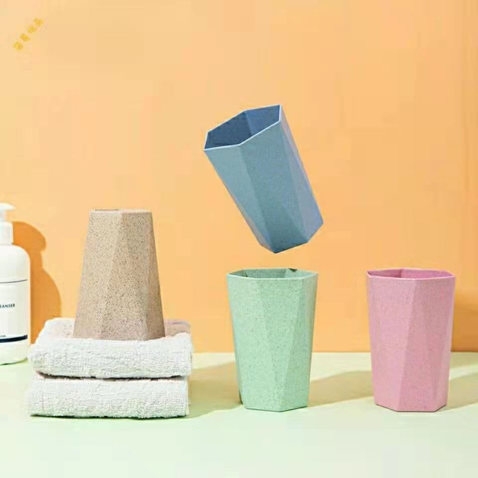 Advertising creative gift mouthwash cup, printable LOGO large hexagonal diamond-pattern toothbrush cup, travel washing cup wholesale
