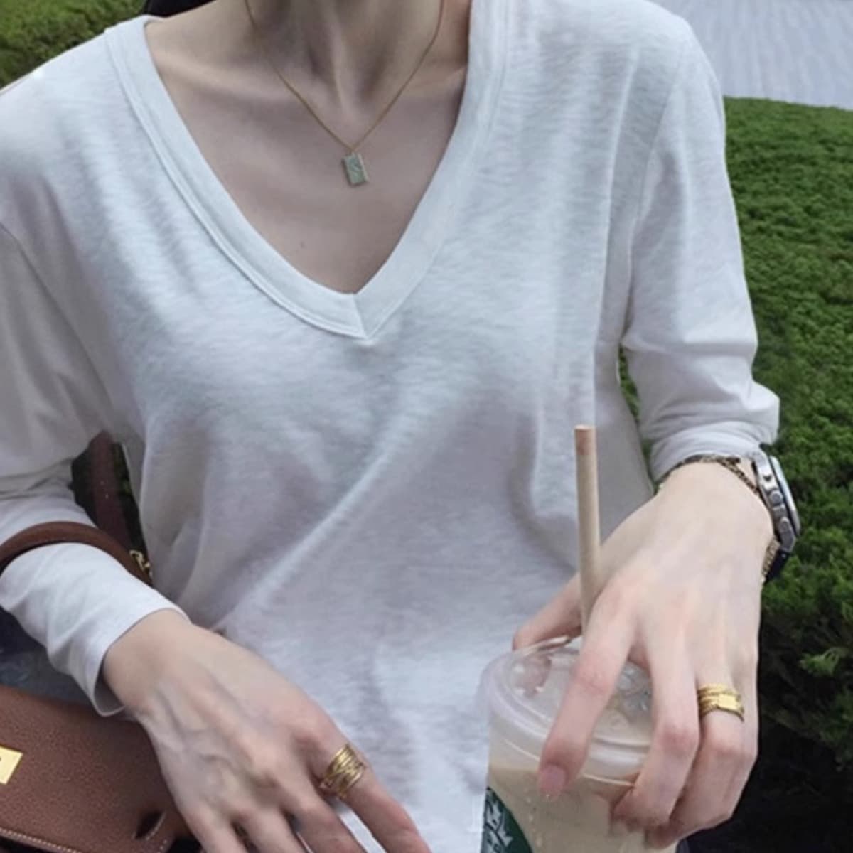 Loose Fit Bamboo Cotton Long Sleeve V-Neck T-Shirt Women's Autumn Thin Base Layer Shirt Slimming Effect White Color