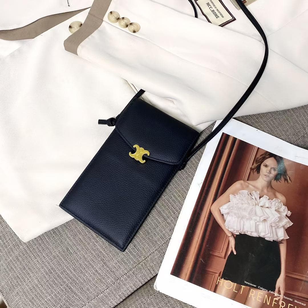 Off-color clearance deal, classic style, last-stock mid-year sale, one-shoulder cross-body classic bag