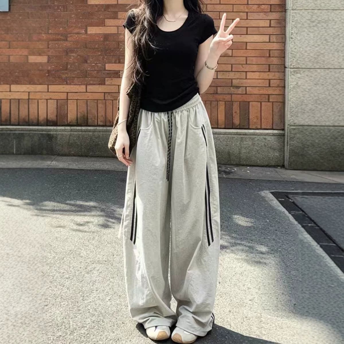 Stunning Outfit Full Set 2026 New Short Sleeve Top for Women Summer Wide Leg Pants Comfortable Casual Sport Two-Piece Set