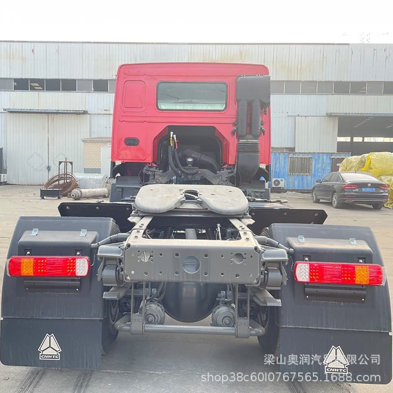 Long-term sale of Howo tractor trucks, 4x2 tractor trucks, 375 horsepower port and dock transport vehicles.