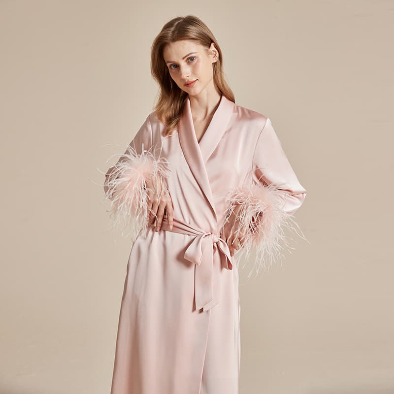 Feathered bathrobe, French wedding robe, sexy faux silk, high-end spring and autumn pajamas for brides.