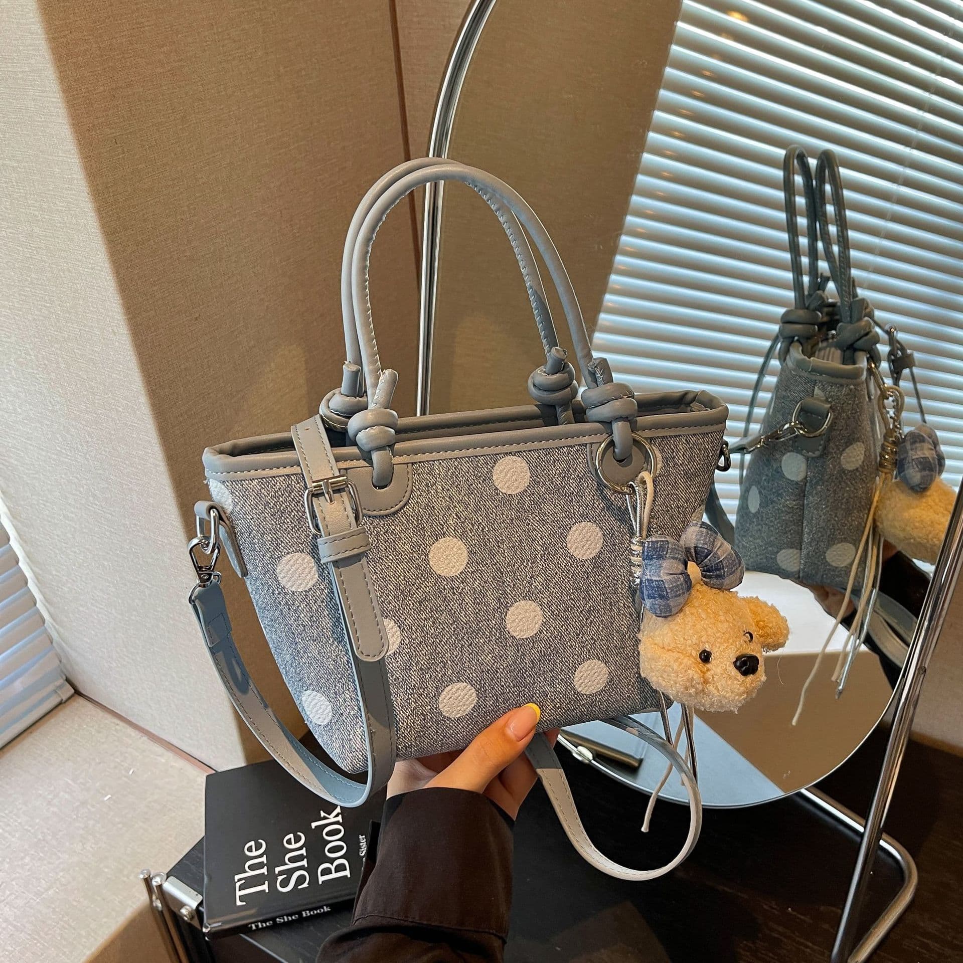 Fashion Women's Bag 2026 New Style Polka Dot Shoulder Bag Bucket Bag Commuter Bag Versatile Casual Handheld Crossbody Bag