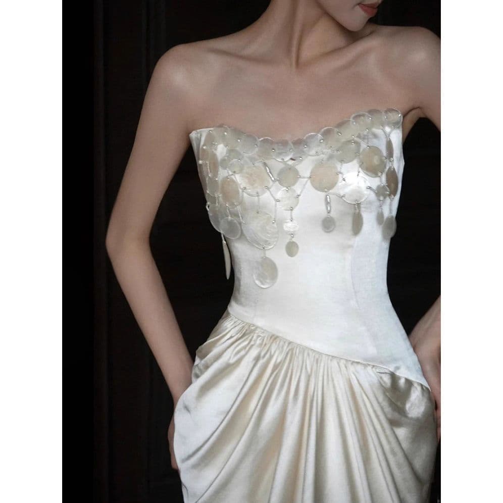 French Satin Strapless Wedding Dress 2026 New High-End Bridal Engagement Design Niche Welcome Gown