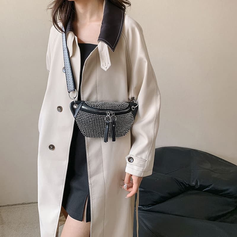 Crystal-Embellished Chest Bag Wide Shoulder Strap Motorcycle Style Full Diamond Metal Chain Bag Crossbody Bag New Trendy Sports Small Bag
