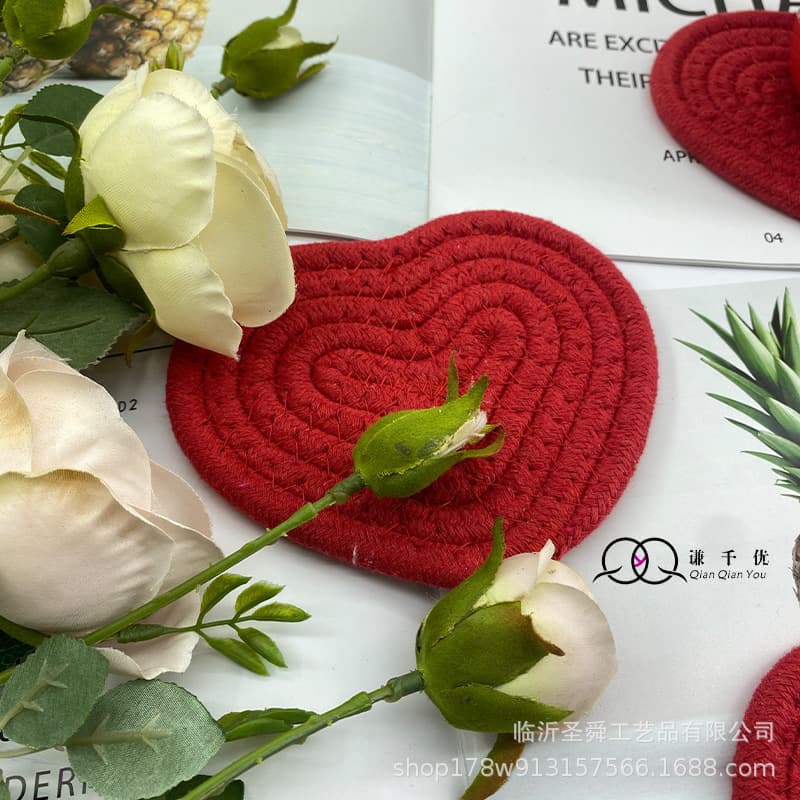 Purely handmade love-shaped insulated coasters, Nordic simple pot pads, cotton thread braided cotton rope bowl pads, coasters, anti-scalding set