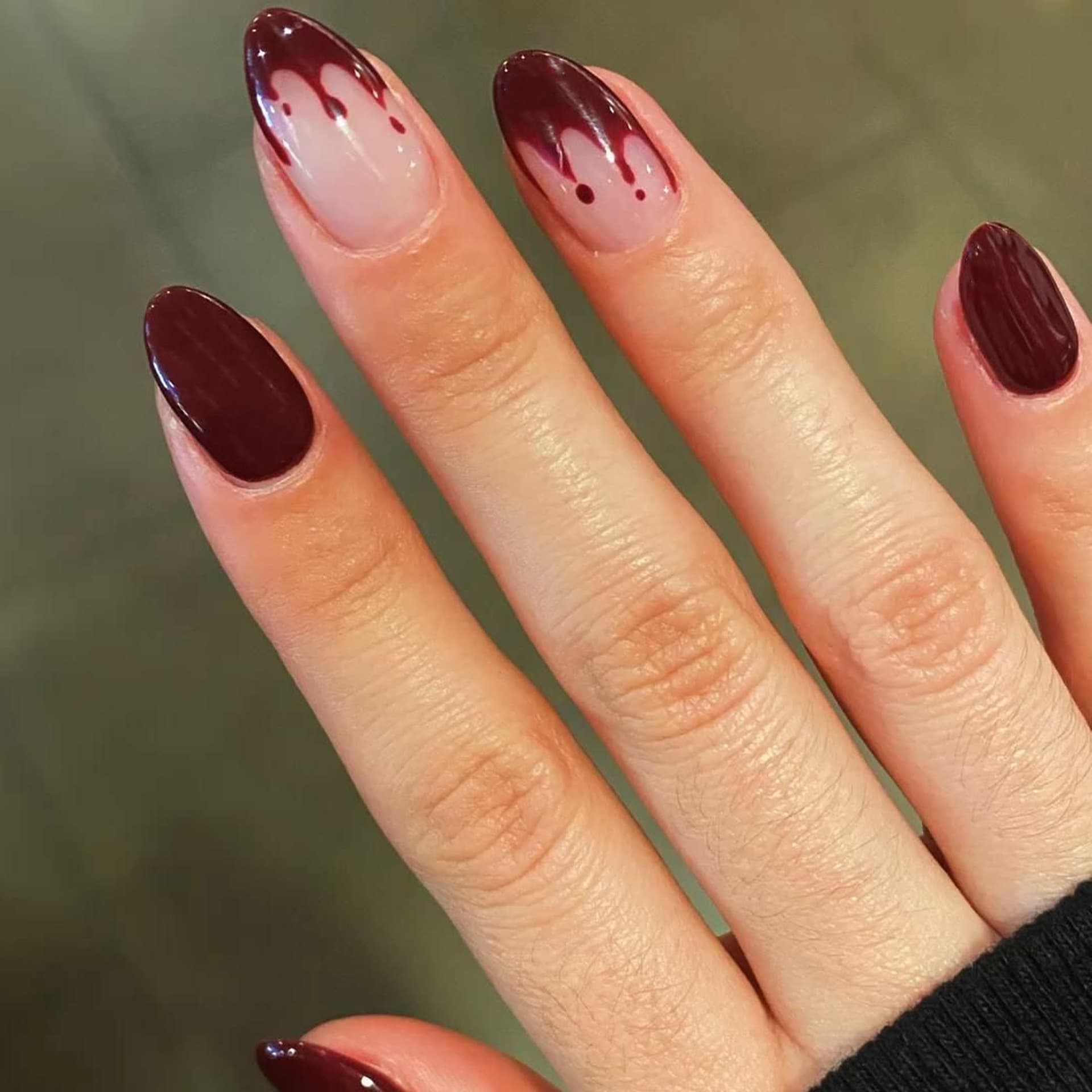 Lefan Manicure Halloween Wearable Nails Blood Red Short Short Round Foreign Trade Fake Nails Factory Wholesale Customization