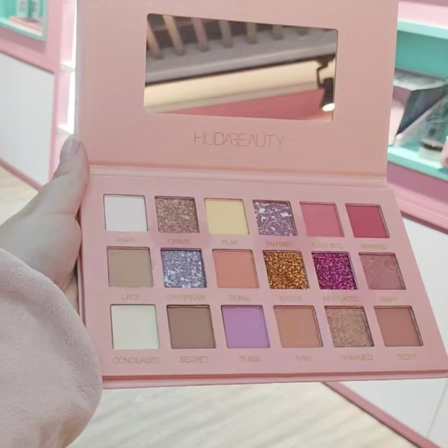 Best-selling Desert Rose 18-Color Shimmer Matte Eyeshadow Desert Twilight Rose Gold Shimmer Eyeshadow Palette Earth Tone Eyeshadow