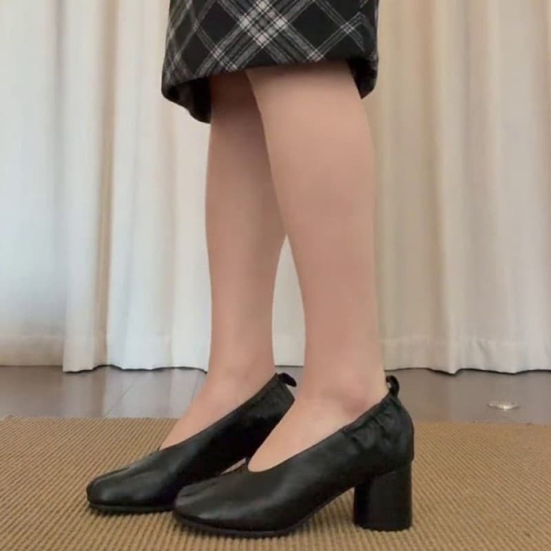 Simple Shallow Mouth Faux Leather 2026 New Style Vintage Retro Split Toe Kitten Heel Mary Jane Shoes for Women