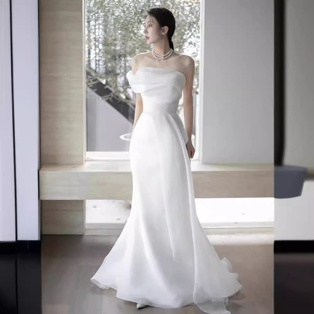 French One-Shoulder Light Wedding Dress, Fairy Forest Style, Simple and Elegant White Gown, Mermaid Fit-and-Flare Reception Dress