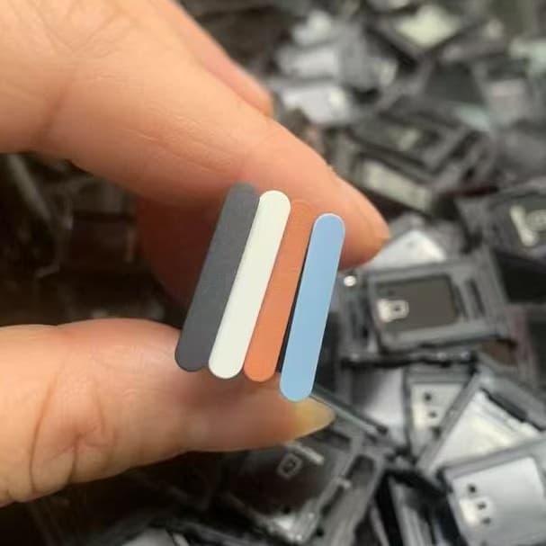 Wholesale SIM card trays in large quantities, compatible with OPPO, OnePlus, Ace, K11, A93, C55, and A5S.