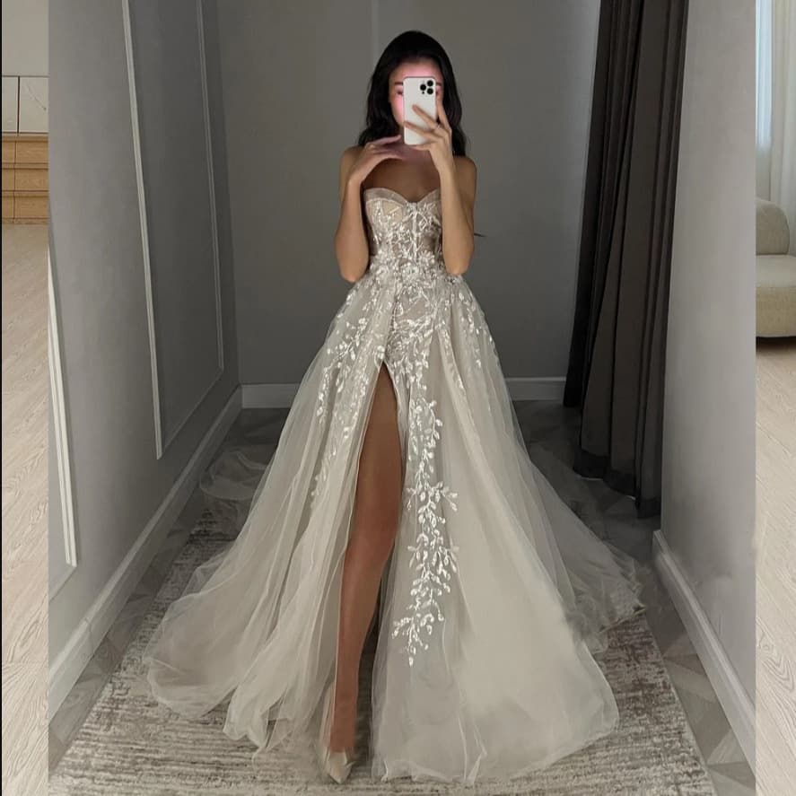 Tube top 2026 new European and American Princess Bride Type A wedding dress with slit and small tail see-through backless lace wedding dress