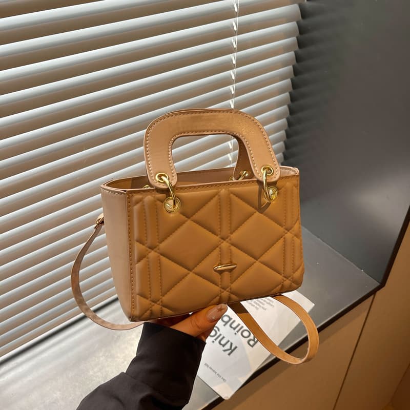 Diamond embossed bag 2026 new style small fragrance crossbody bag women's high-end handbag versatile light luxury shoulder bag
