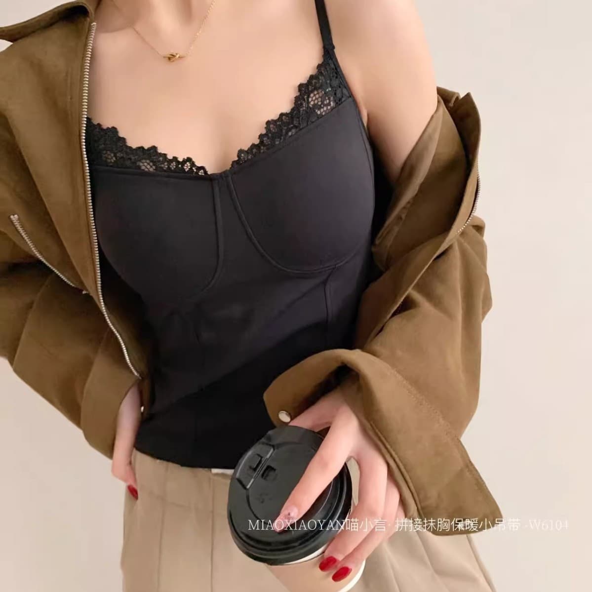French Lace Thermal Camisole Women 2025 New Winter Inner Wear Outer Wear with Built-in Pads Top