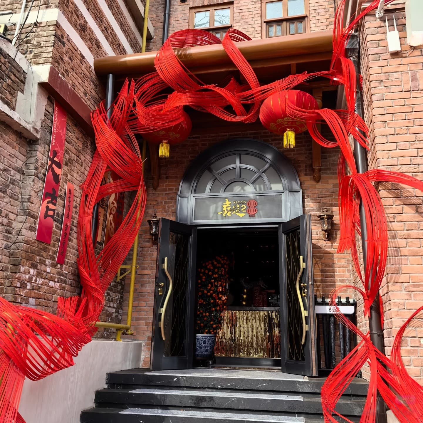 Red bamboo woven bamboo raft material, colorful bamboo raft, soft bamboo strips, bamboo strips, wedding door, ceiling hall, creative floral bamboo