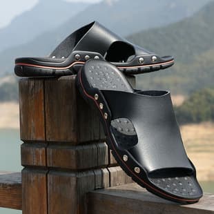 2026 New Men's Slippers Soft Anti-Slip Black Beach Sandals Men's Casual Open-Toe Fashion Men's One-Strap Slippers