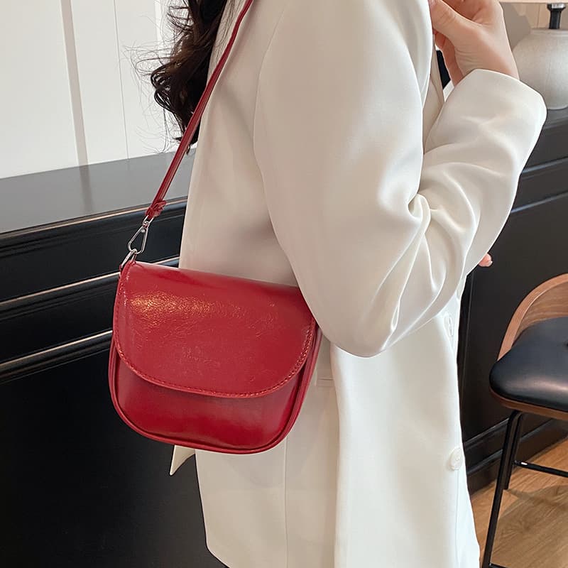 Saddle Bag Women Crossbody Bag 2026 New Trendy Girl Summer Simple Fashion Stylish Shoulder Small Bag for Women