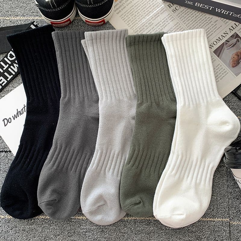 Zhuji Socks for Men, Four Seasons, Mid-Calf and Ankle Sports Socks, Black and White Long Socks, Odor-Resistant, Moisture-Wicking, Breathable, Athletic Fashion Socks